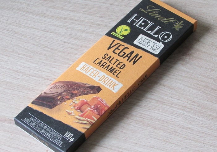 Das Bild zeigt die Lindt Schokolade Salted Caramel in vegan.